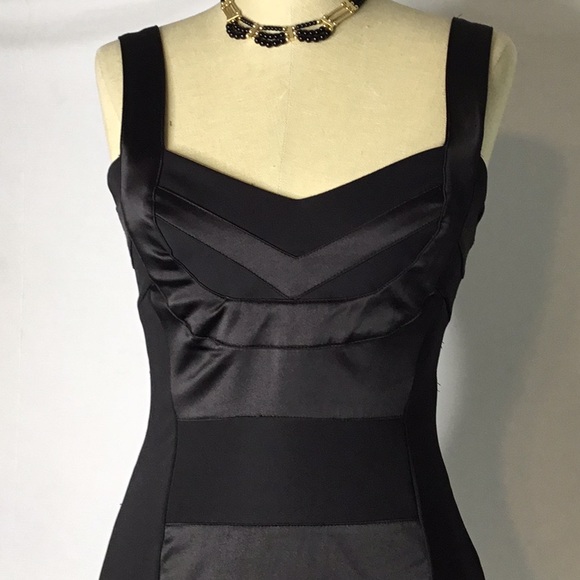 Women Black mini, figure flattering dress size M - Picture 2 of 8